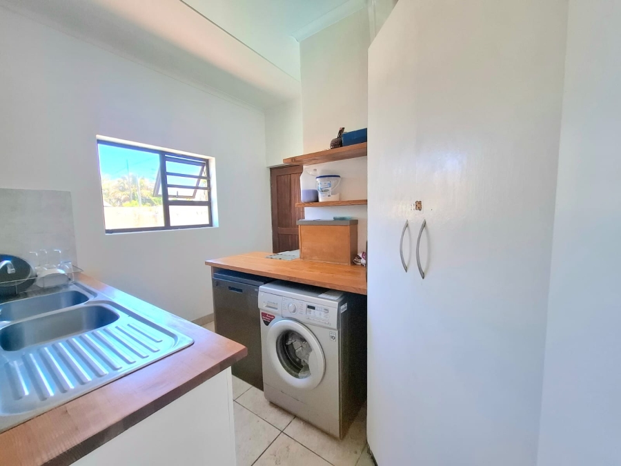 6 Bedroom Property for Sale in Gonubie Eastern Cape